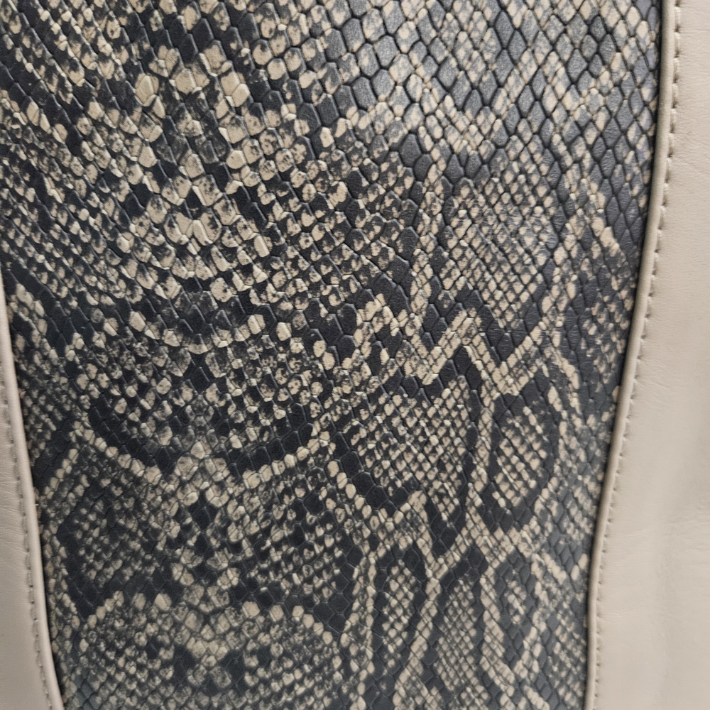 Like New - Sixtease Snakeskin Python Print Elegan… - image 5